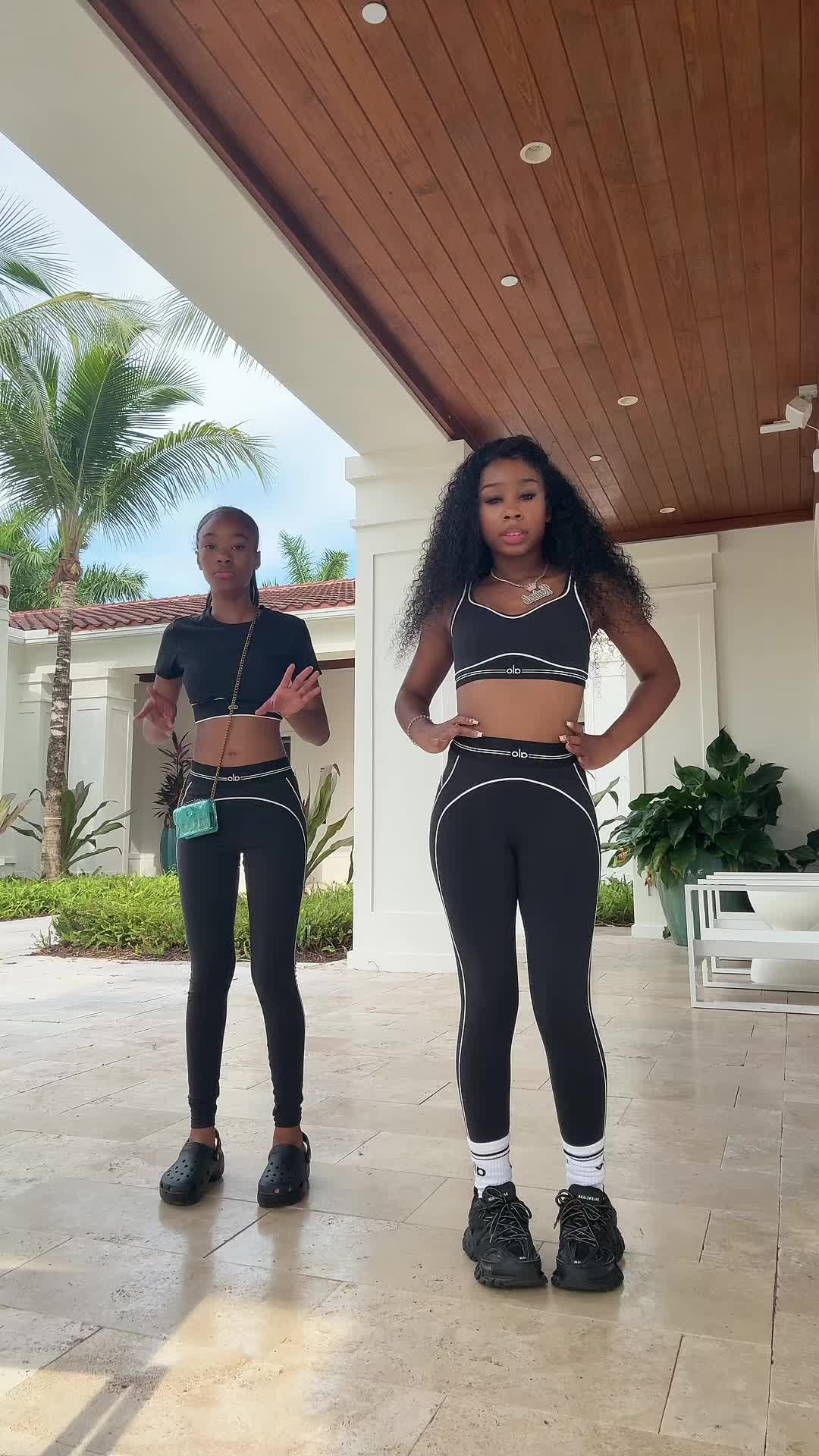 @Kennediraee