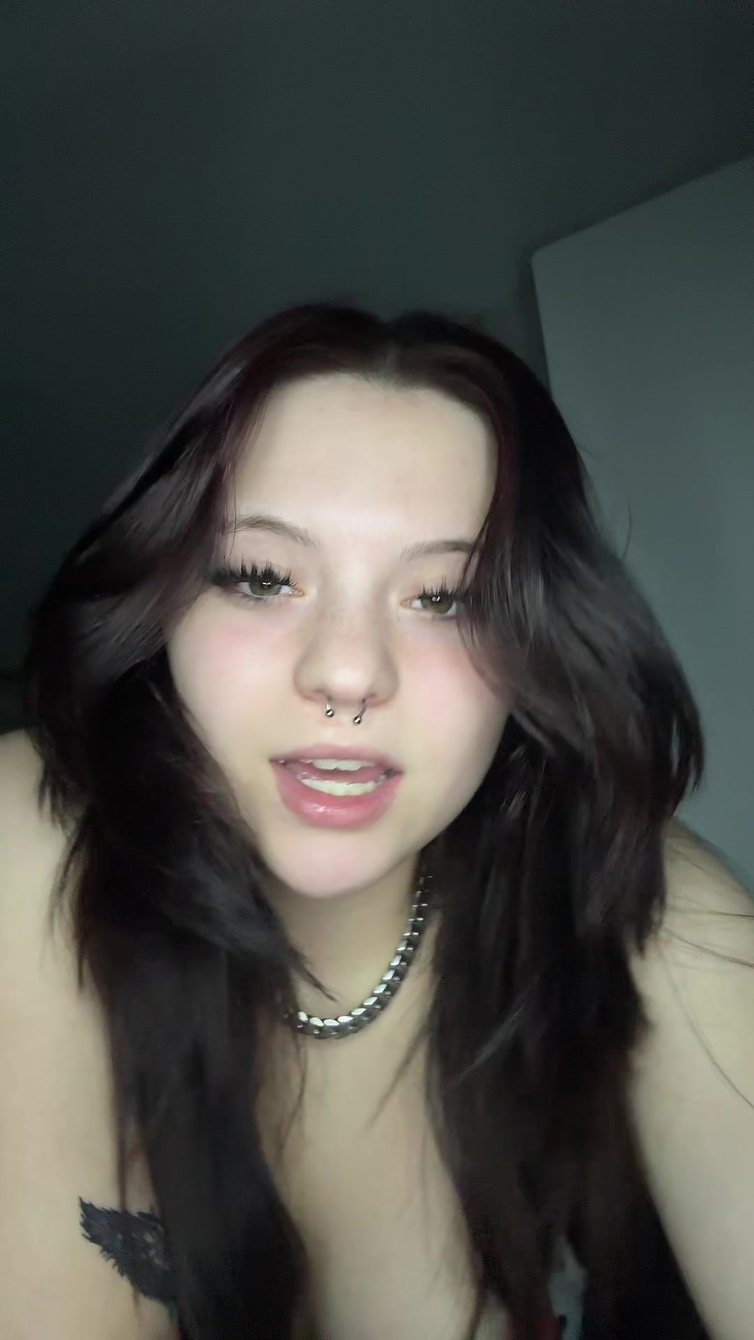 @:3