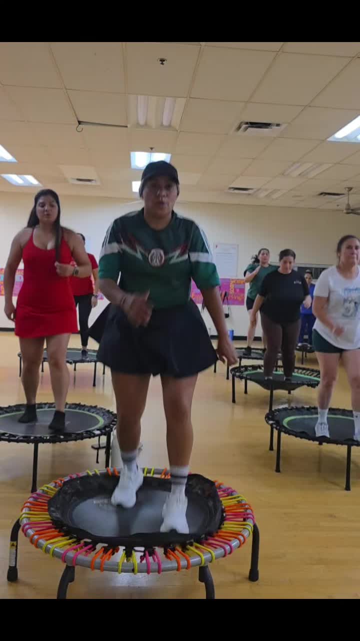 @Ari Alvarado jumping studio