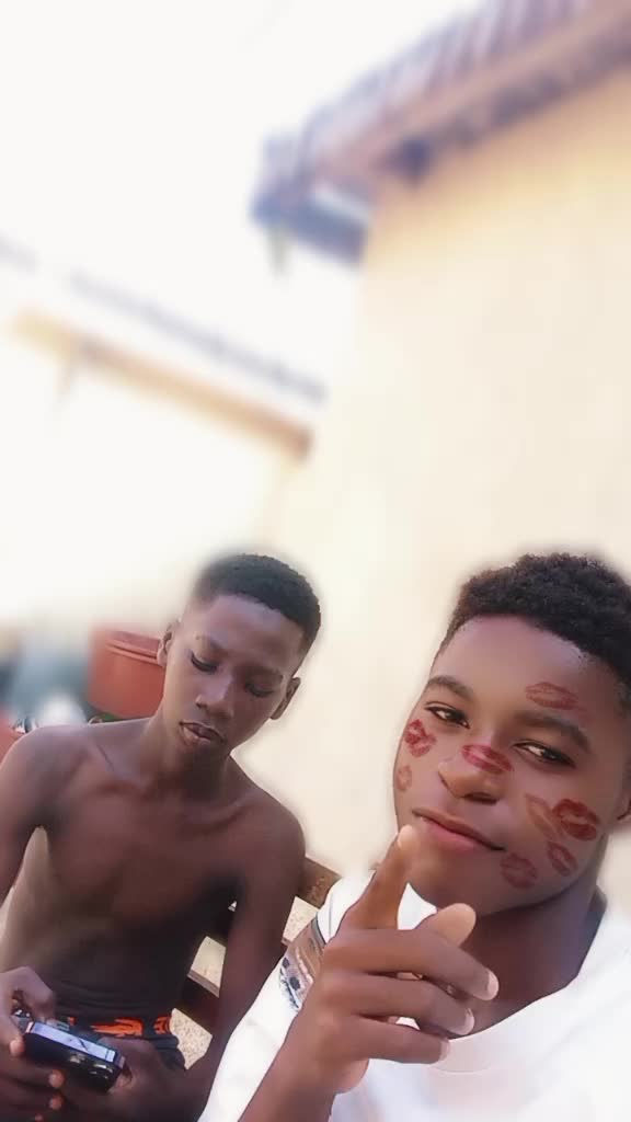 @le lion camerounais frais