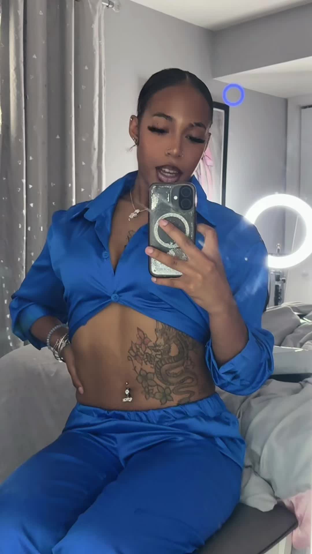 @Ariiii