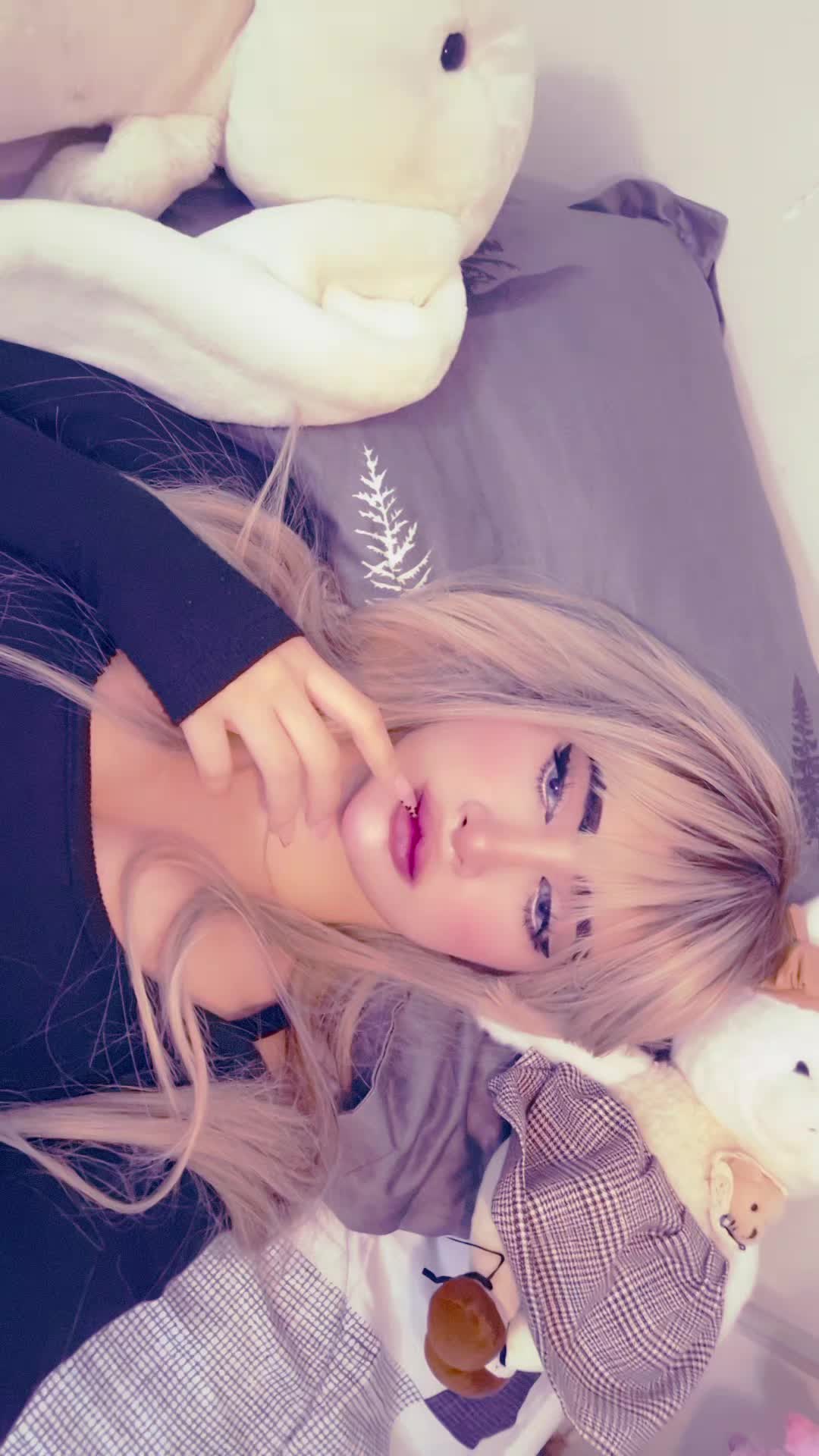 @elena
