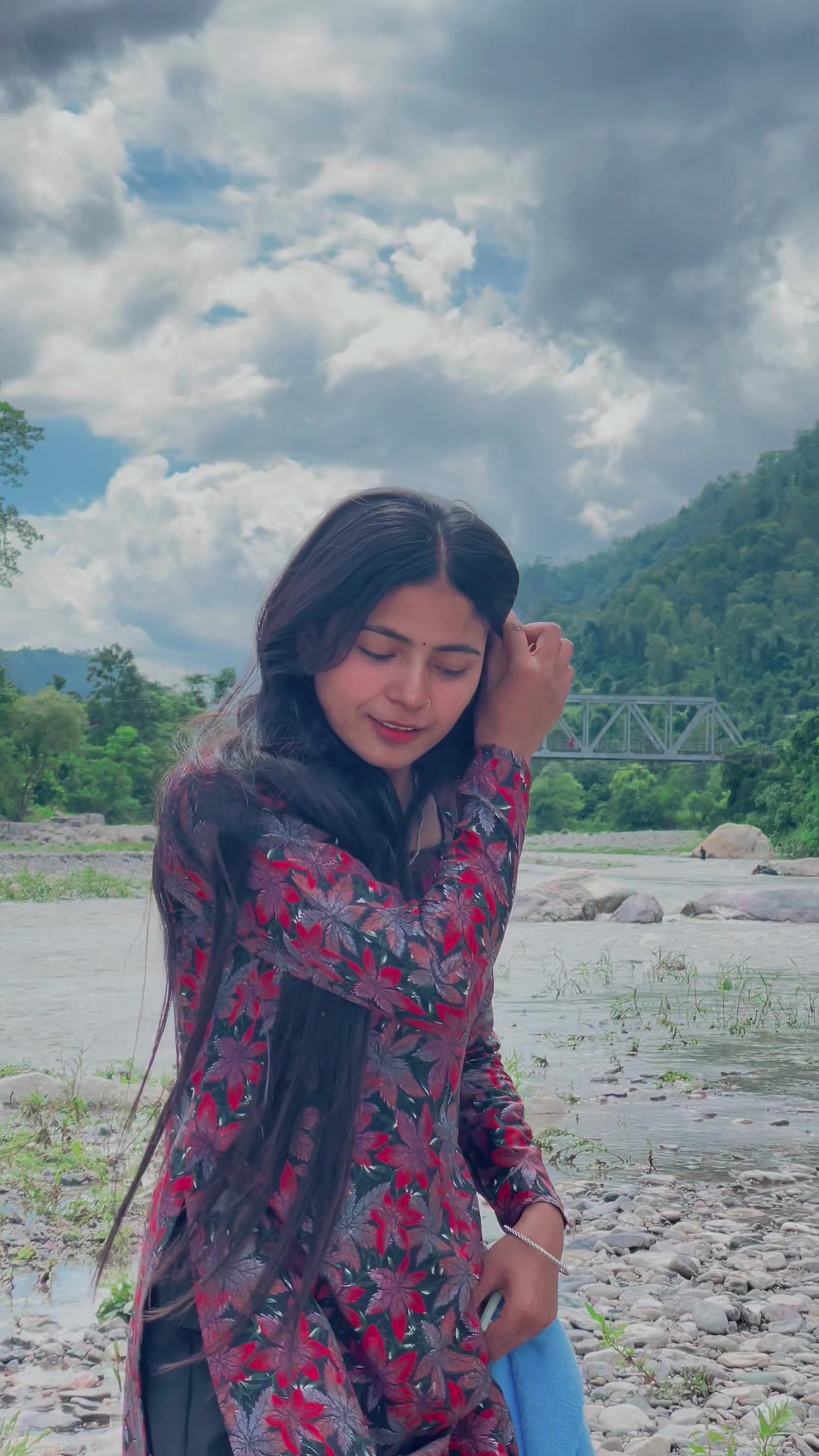 @Nisha bohara 👑
