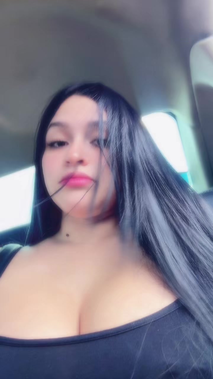 @Adriana paola🩷