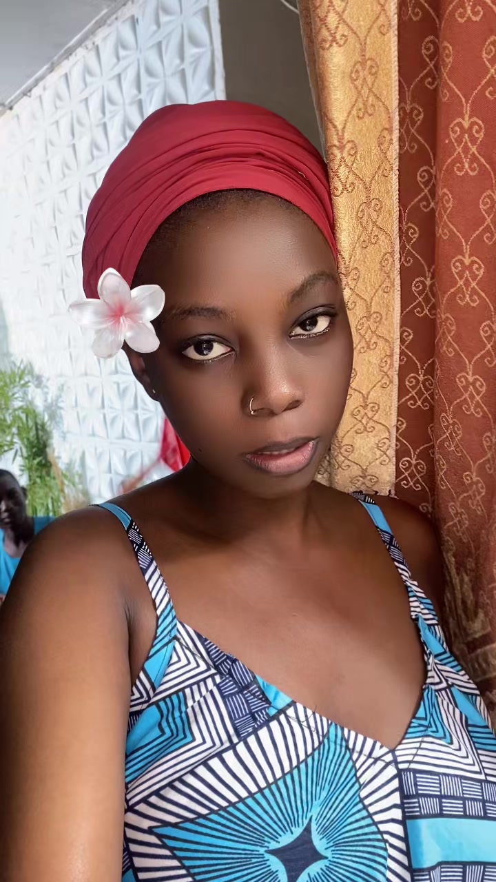 @Aminaa ~ 🇳🇪💕