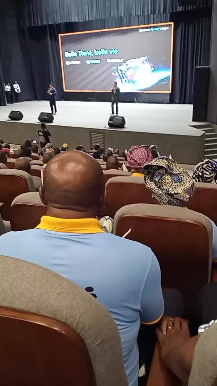 @Akoli Penoukou