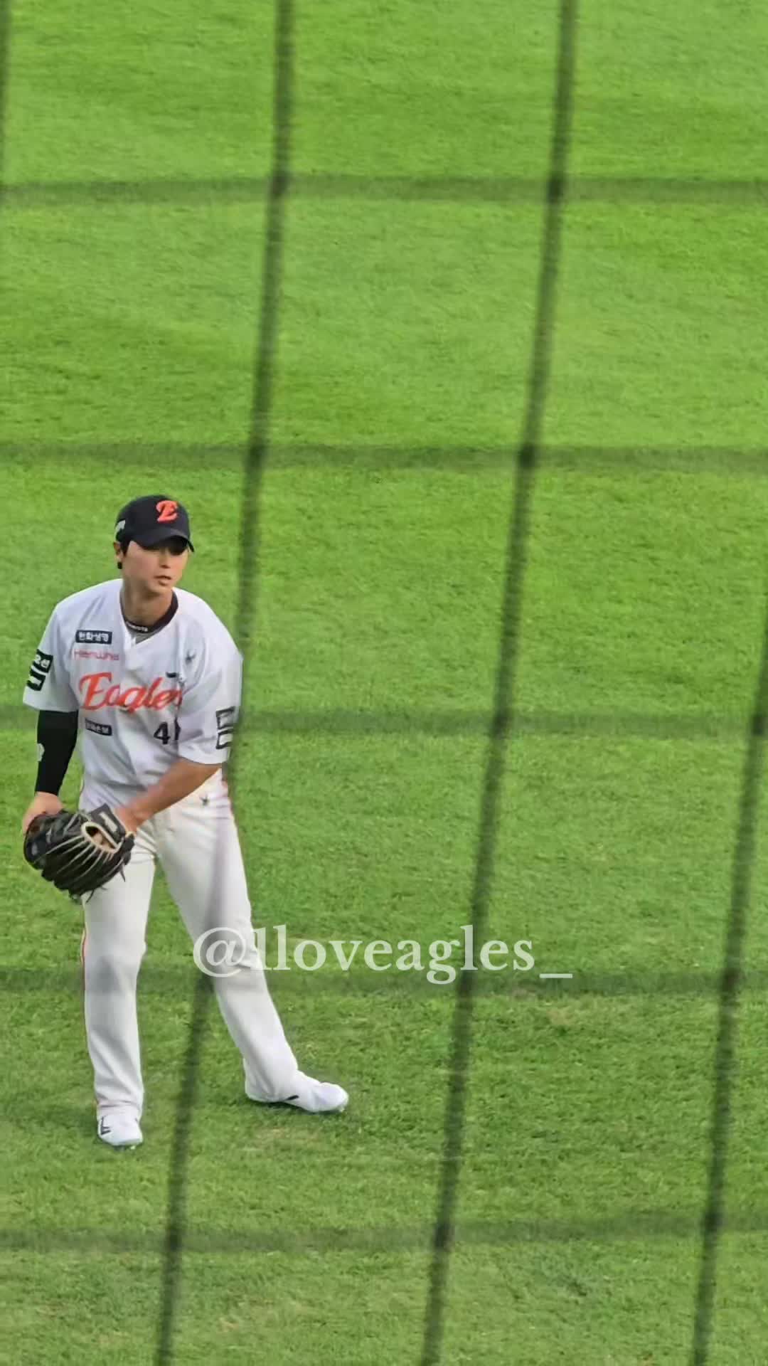 @1Ioveagles_