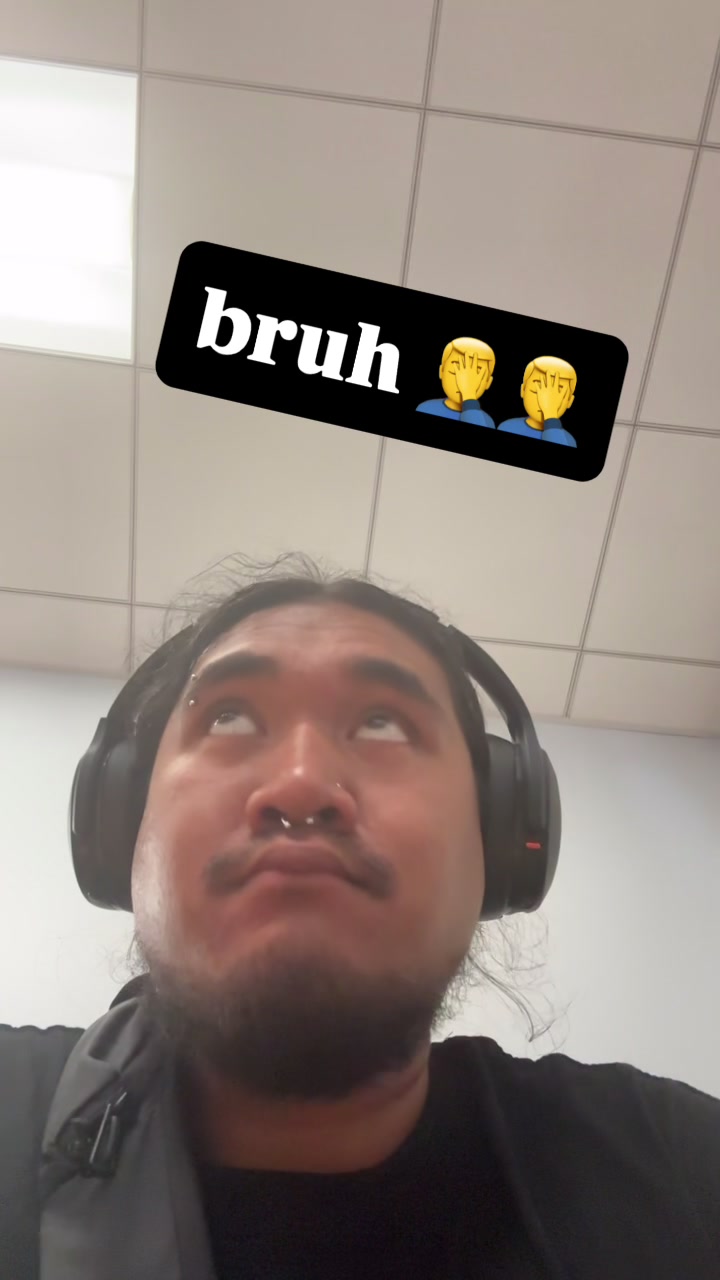 @Y0L3B011