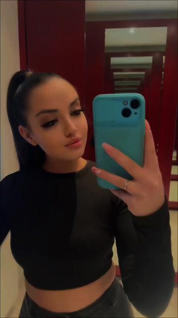 @_adryana_b07