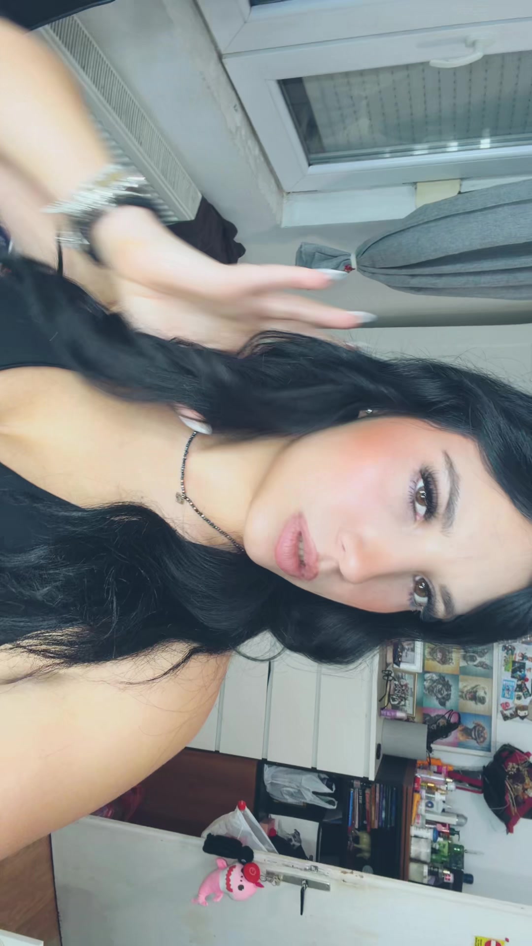 @🦦