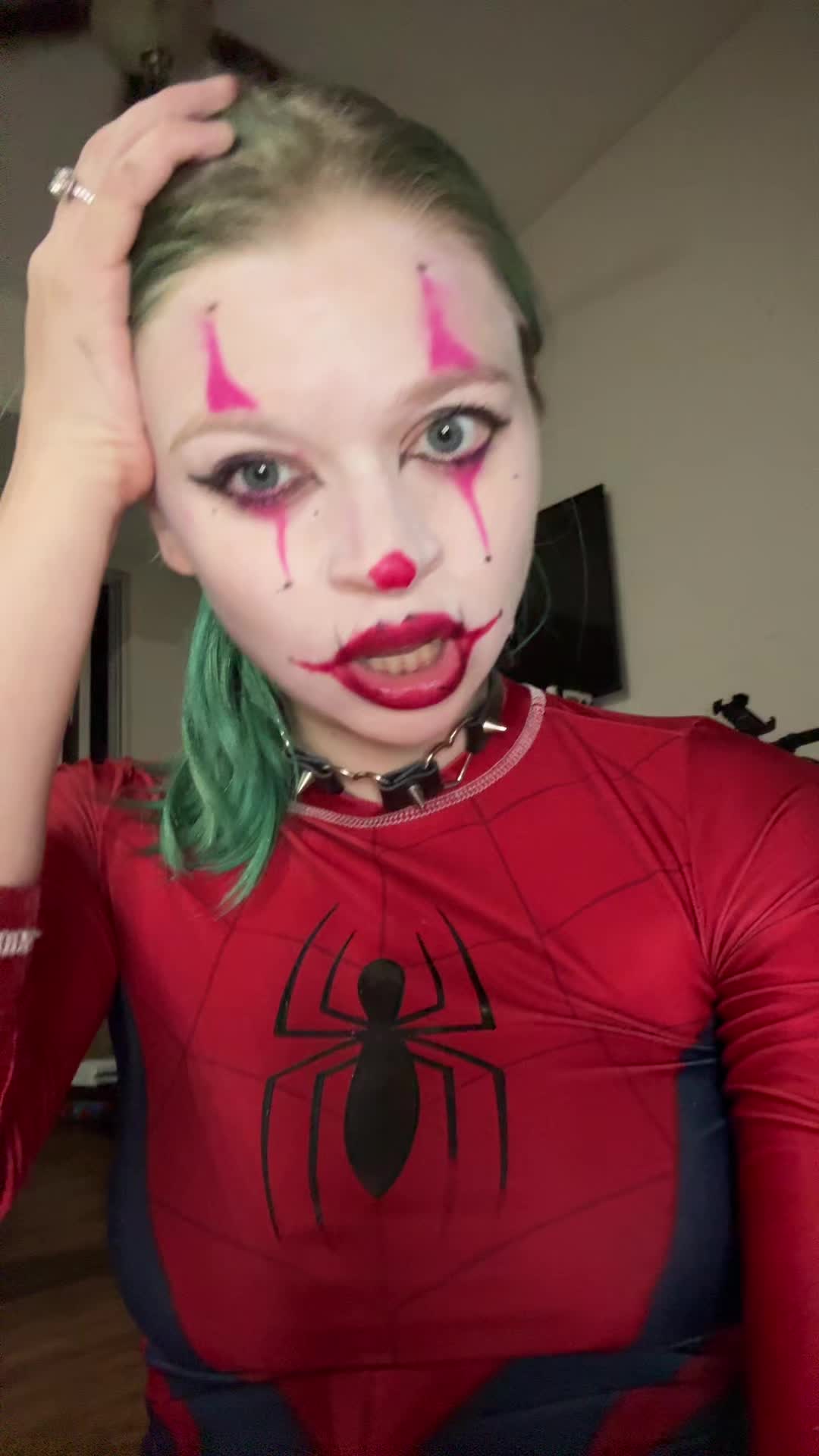 @sabrina lux 🦄