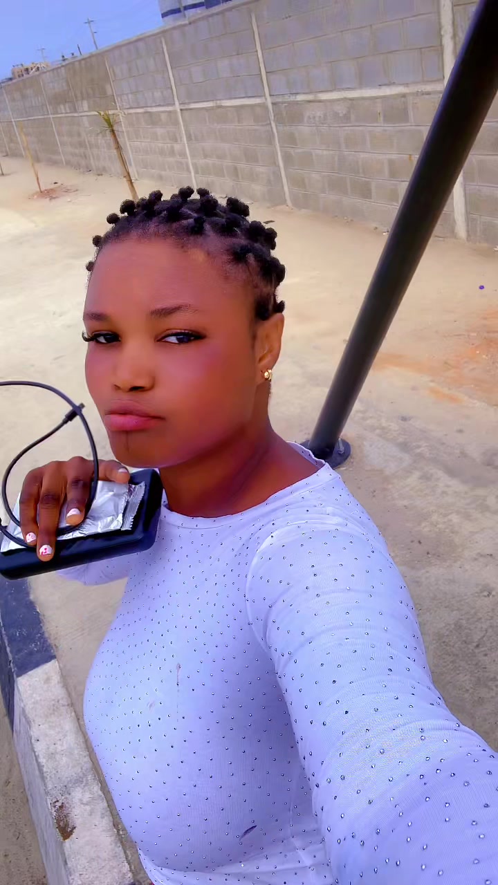 @Anikeade💕💕🥹