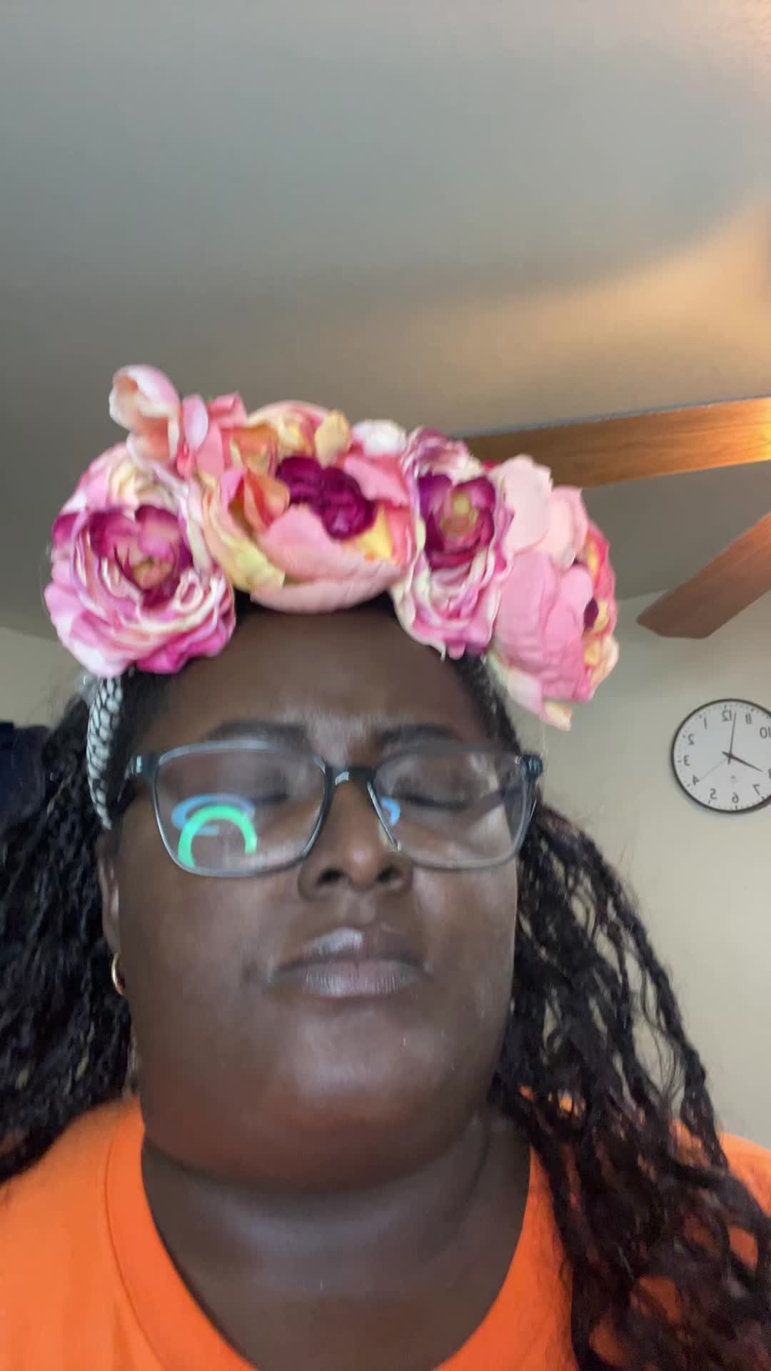 @_QueenofGlitch