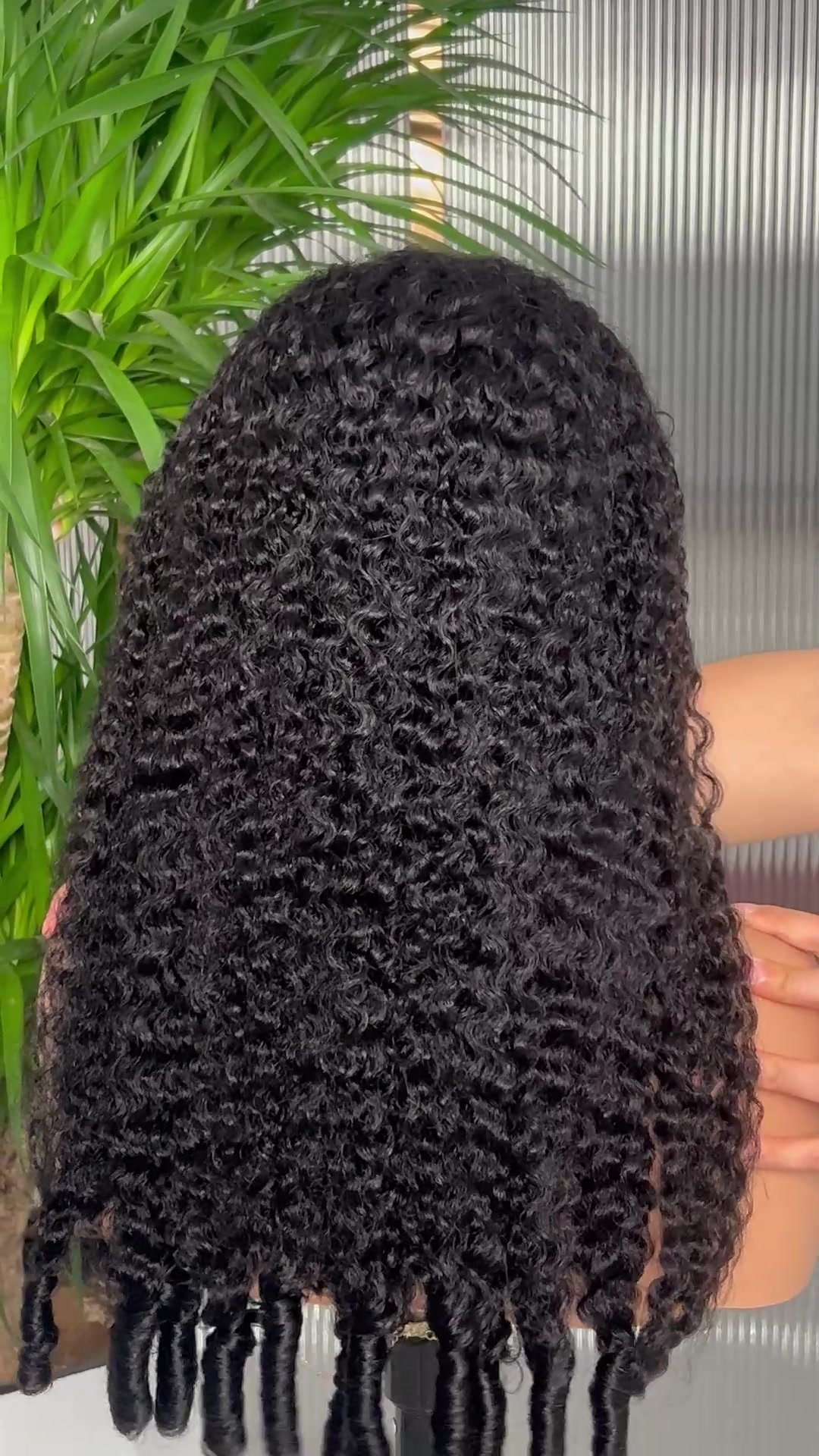 @uwigs hair
