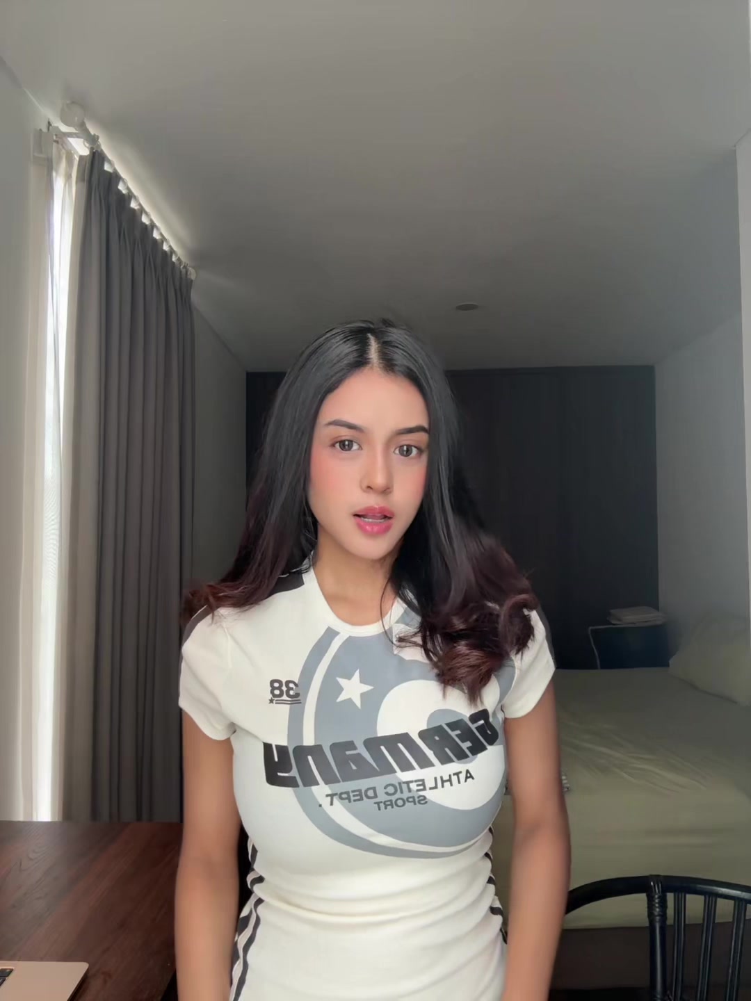@zzneya