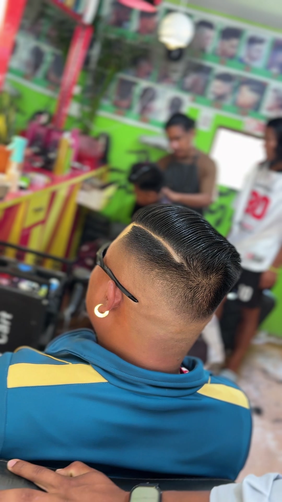 @gwaltar shyam vai hair cutting