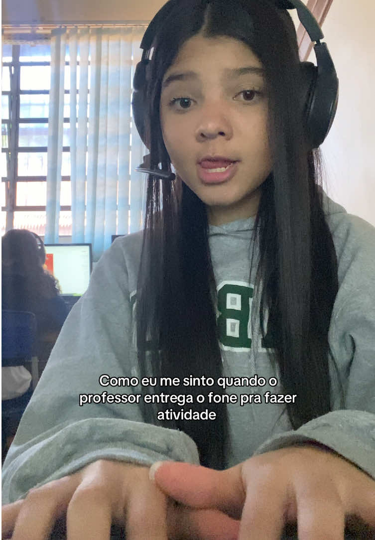 @julia_moreiira