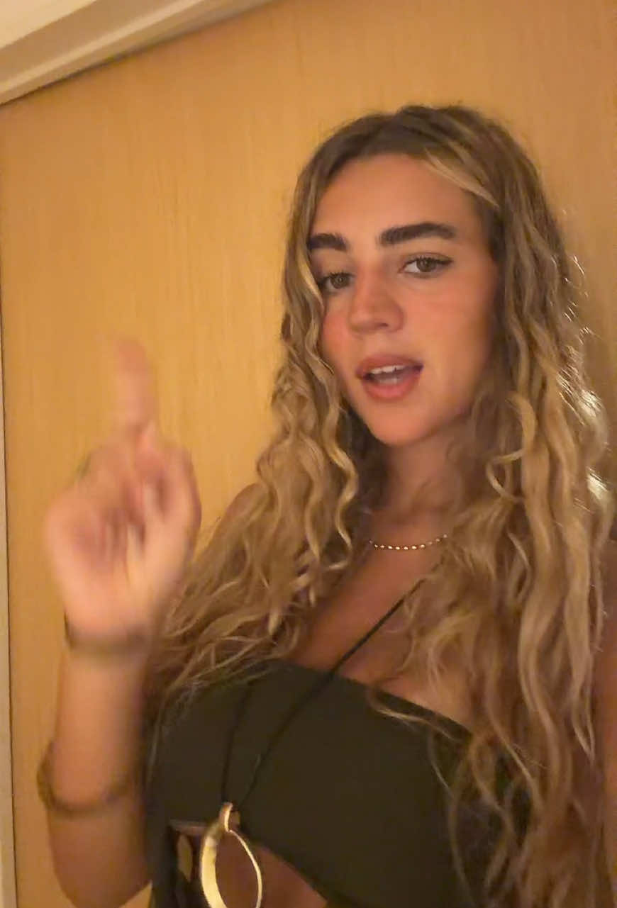 @luciaalvarinas