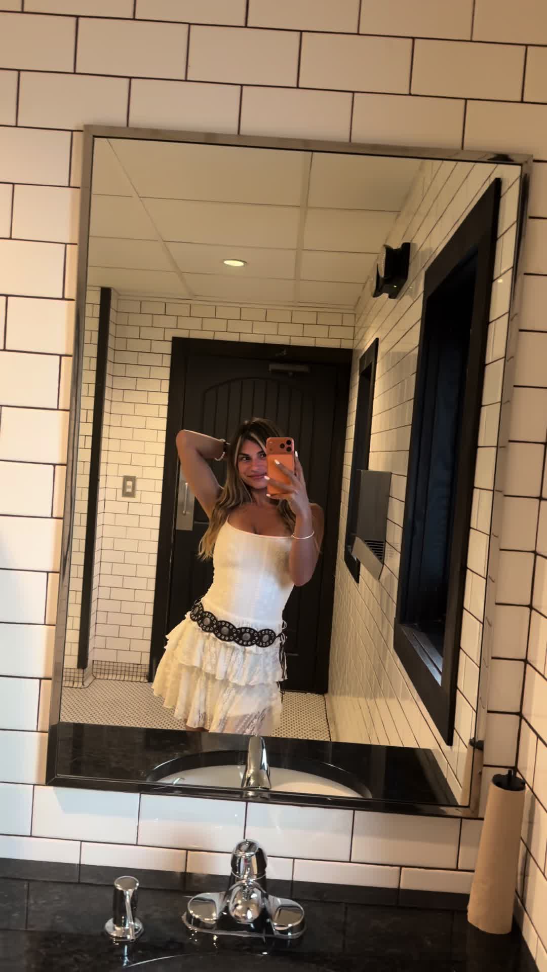@carabeanzlive