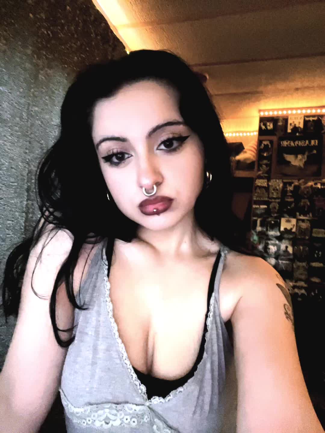 @sofia✧.*