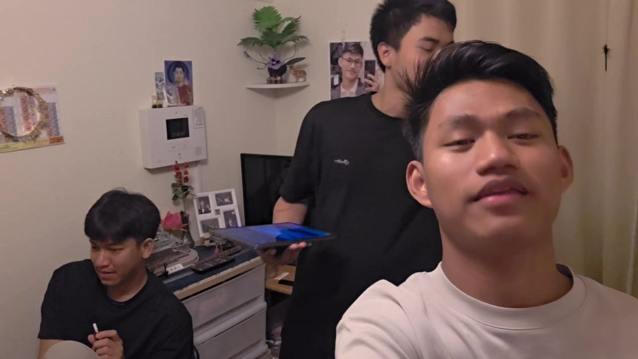 @𝐄𝐦𝐢𝐧