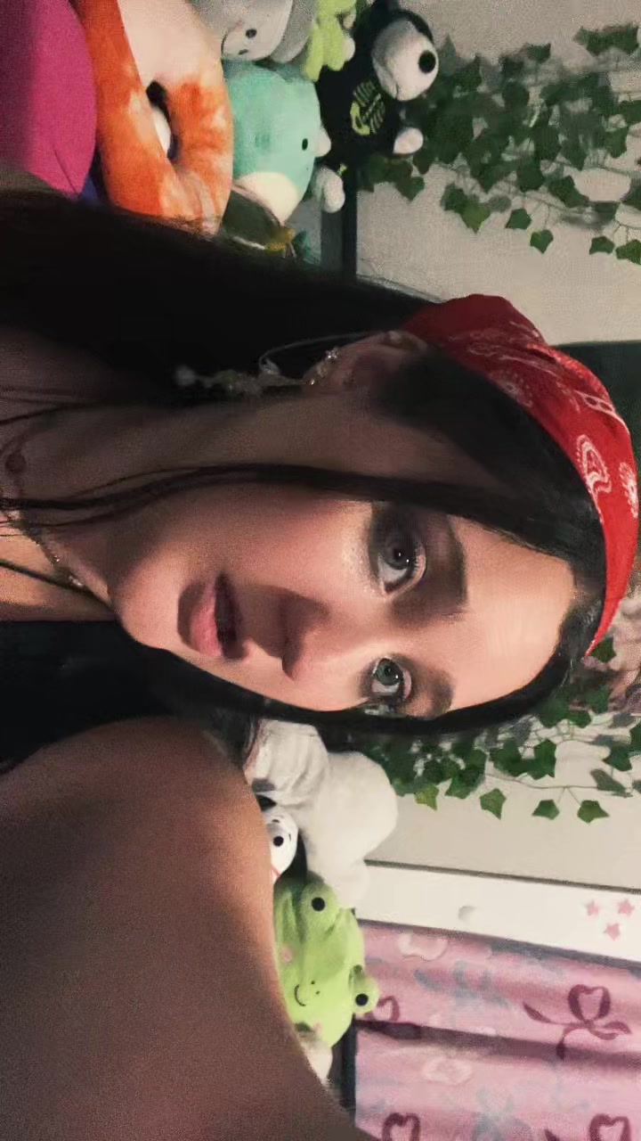 @f_emma_ninomenon