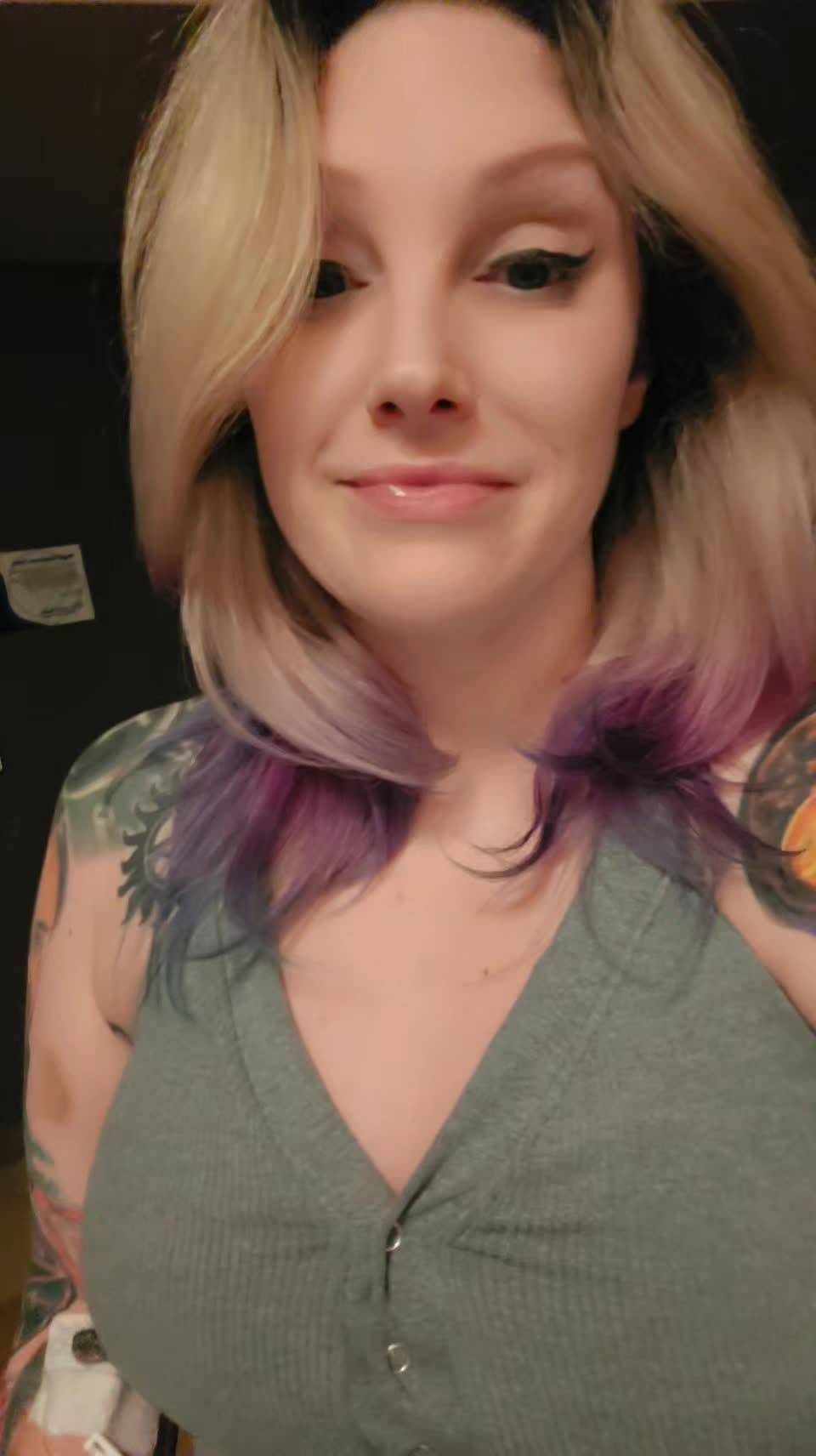 @TheMoistQueen &reg;️
