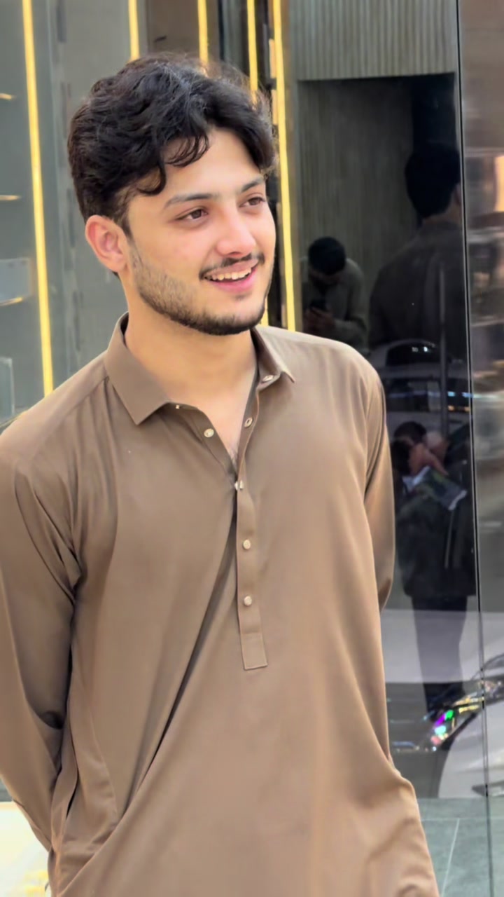 @Hussain_🫀