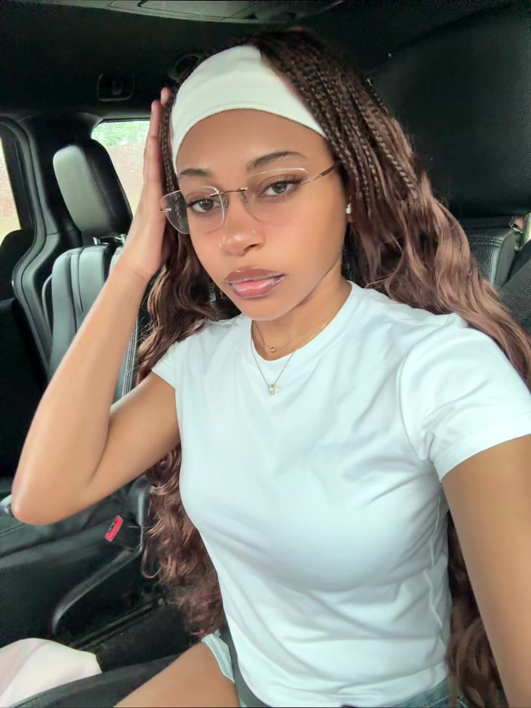 @Emily🖤👤