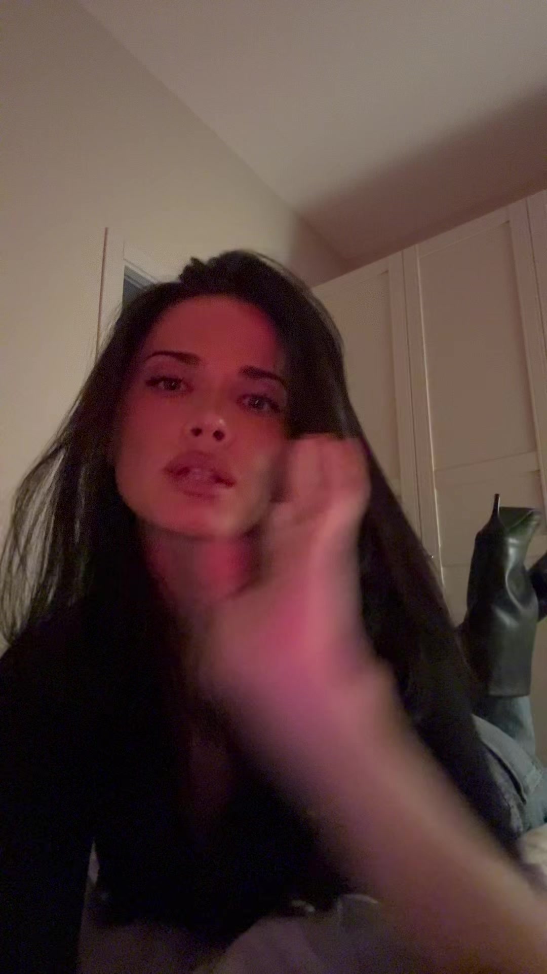 @itsnotbella