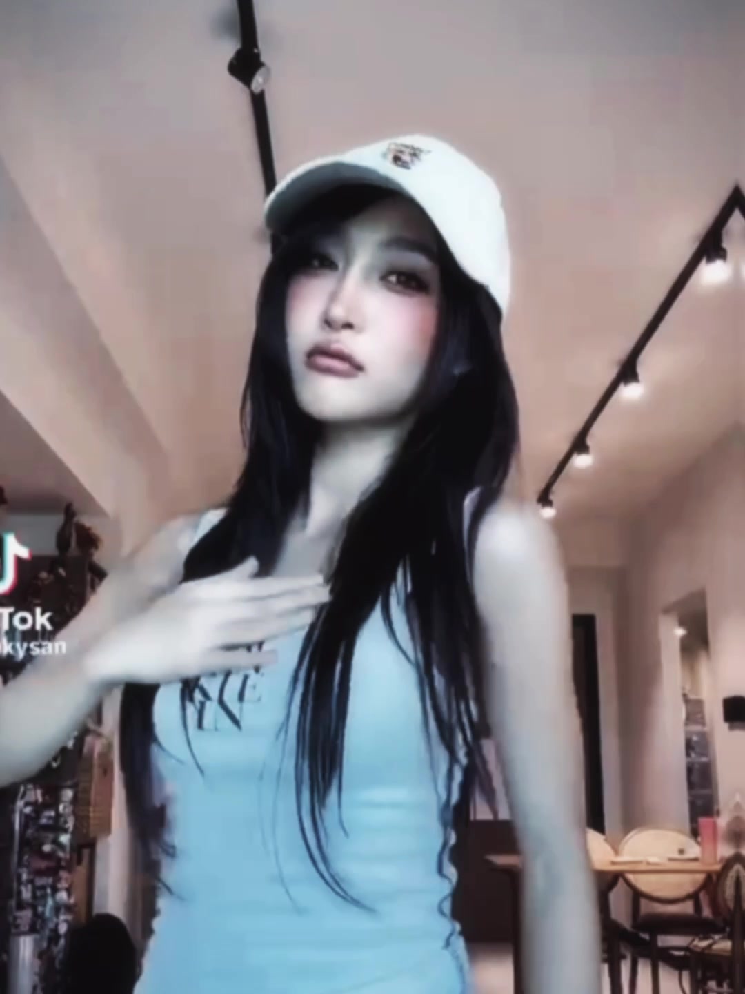 @bạn g&aacute;i em dung
