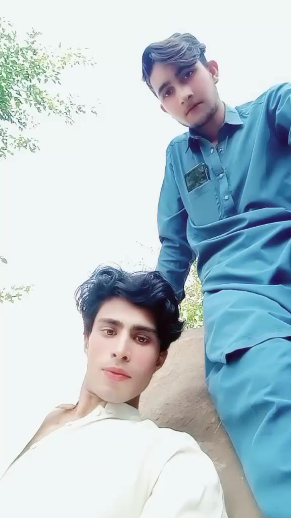 @M<(♥️)>R