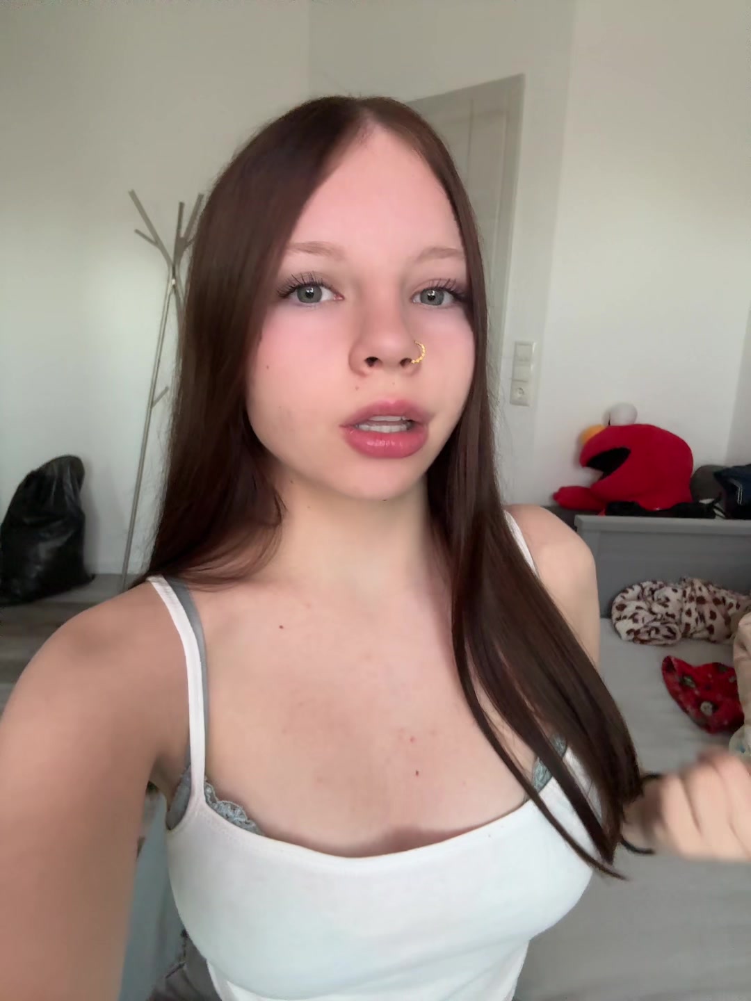 @🫰🏻