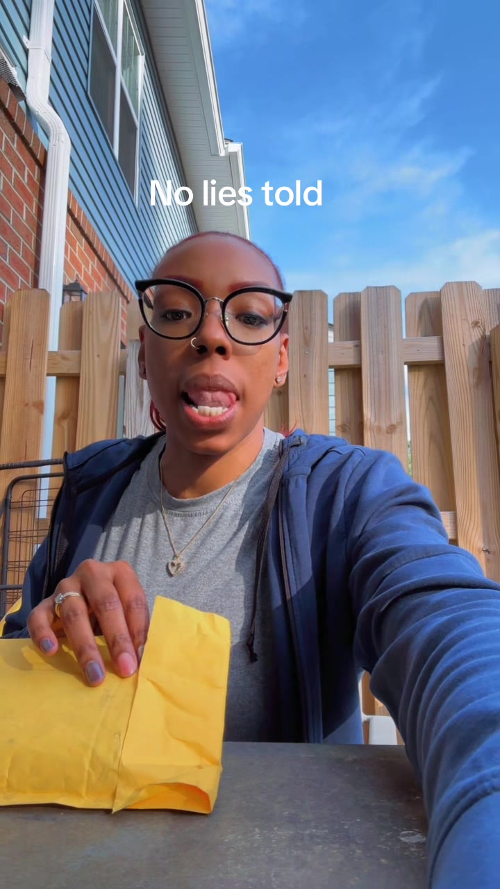 @only_eyez