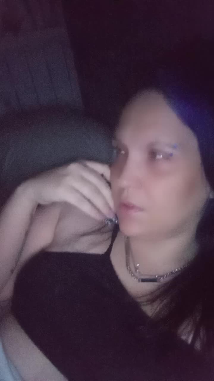 @Green eyed devil 😈