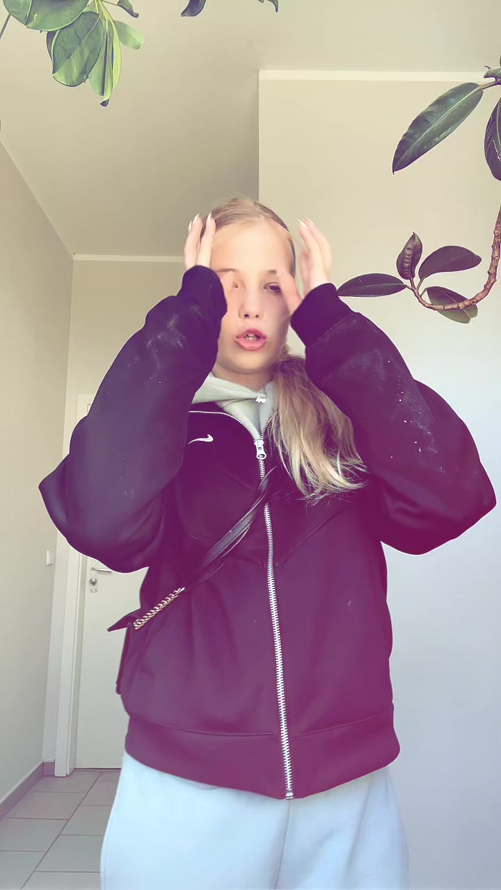 @N_lpz_girl❤️