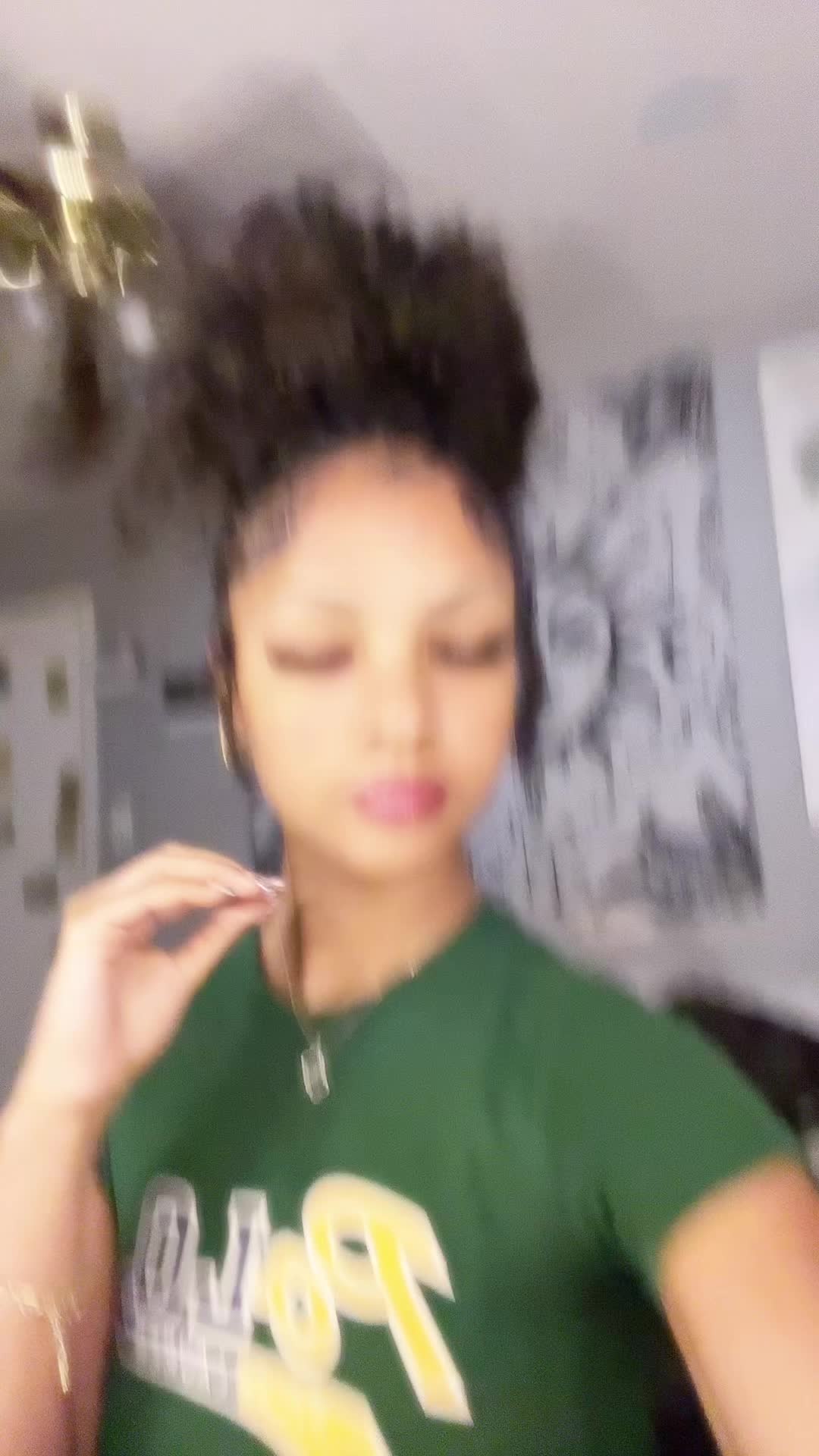 @⃟
