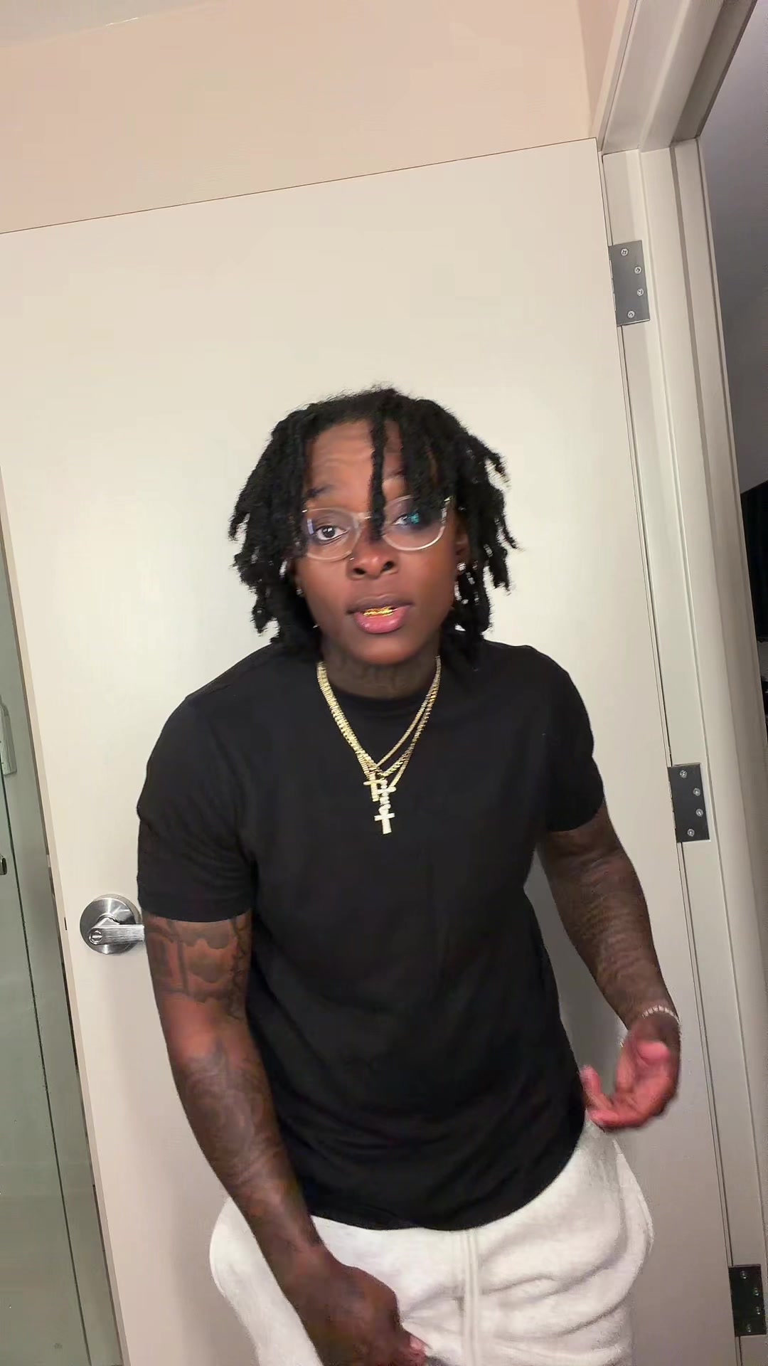 @DeFromTheSipp