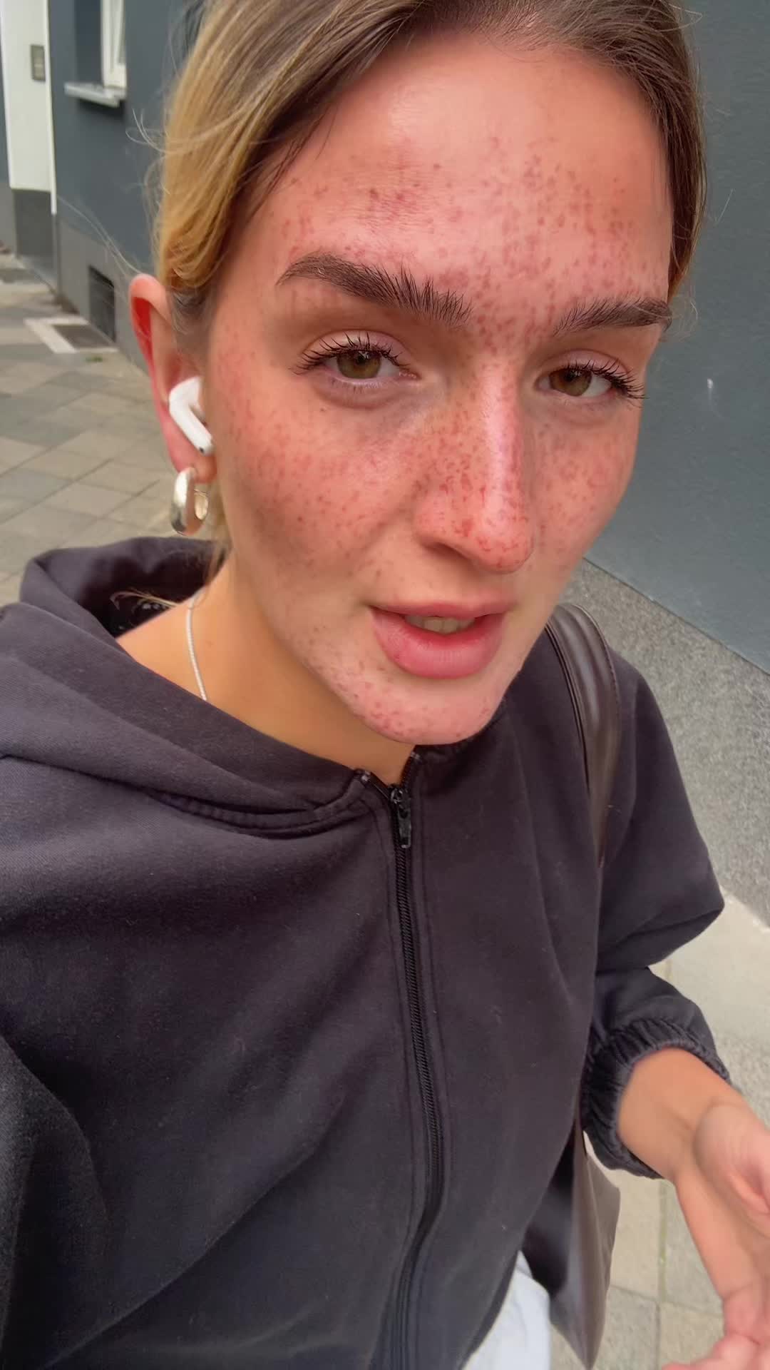 @Lu