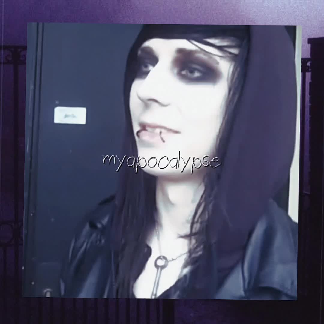 @✯𝚔𝚒𝚔𝚒 𝚑𝚘𝚛𝚛𝚘𝚛✯