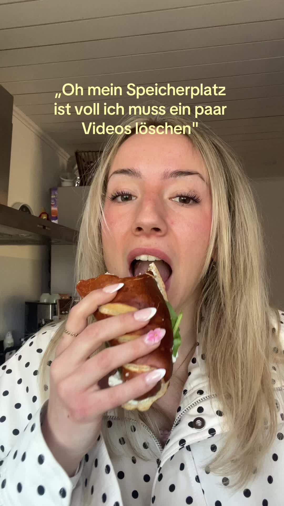 @robinevanessa