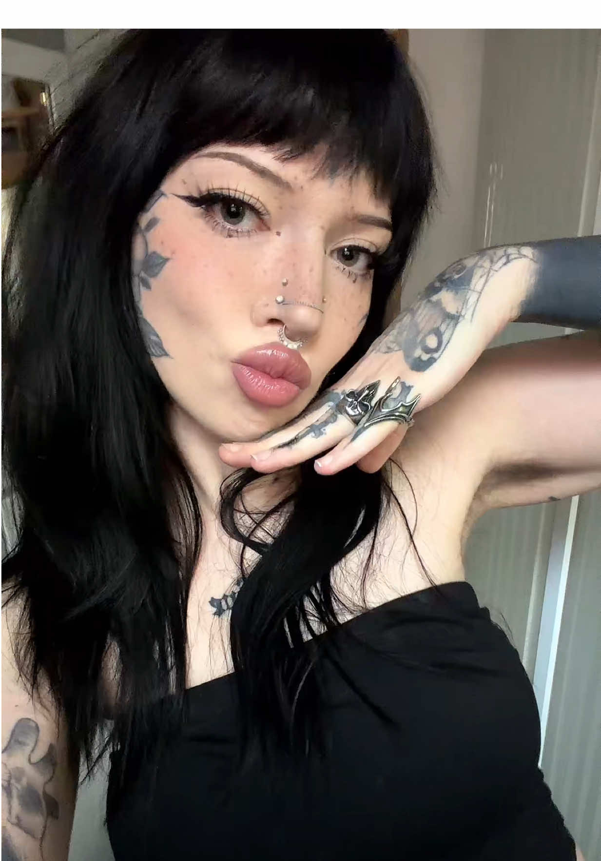 @🕷𝕭𝖊𝖊🕷