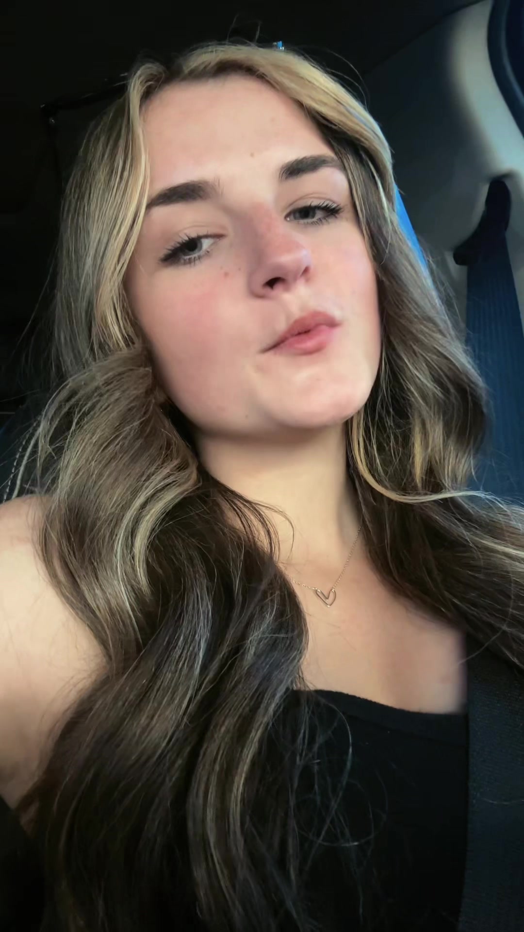 @VIVI ✝️