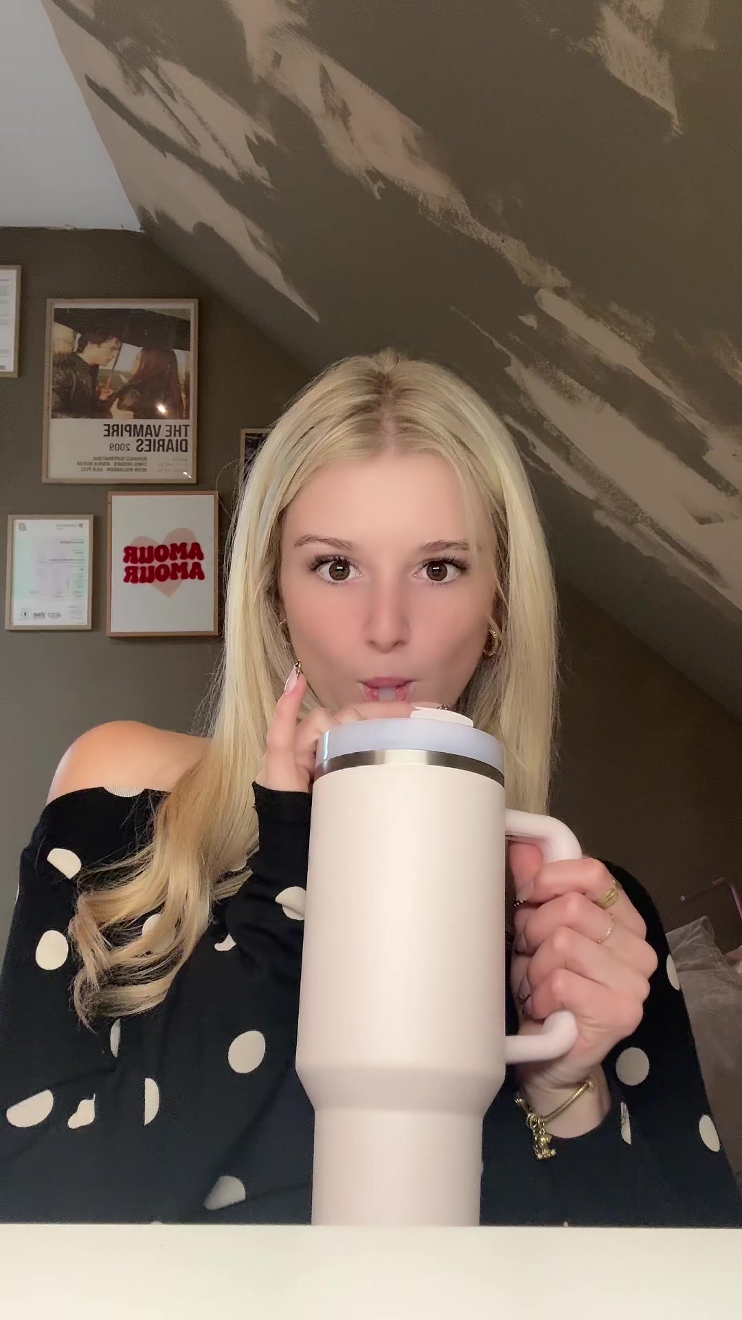 @𝐄𝐥𝐢𝐞