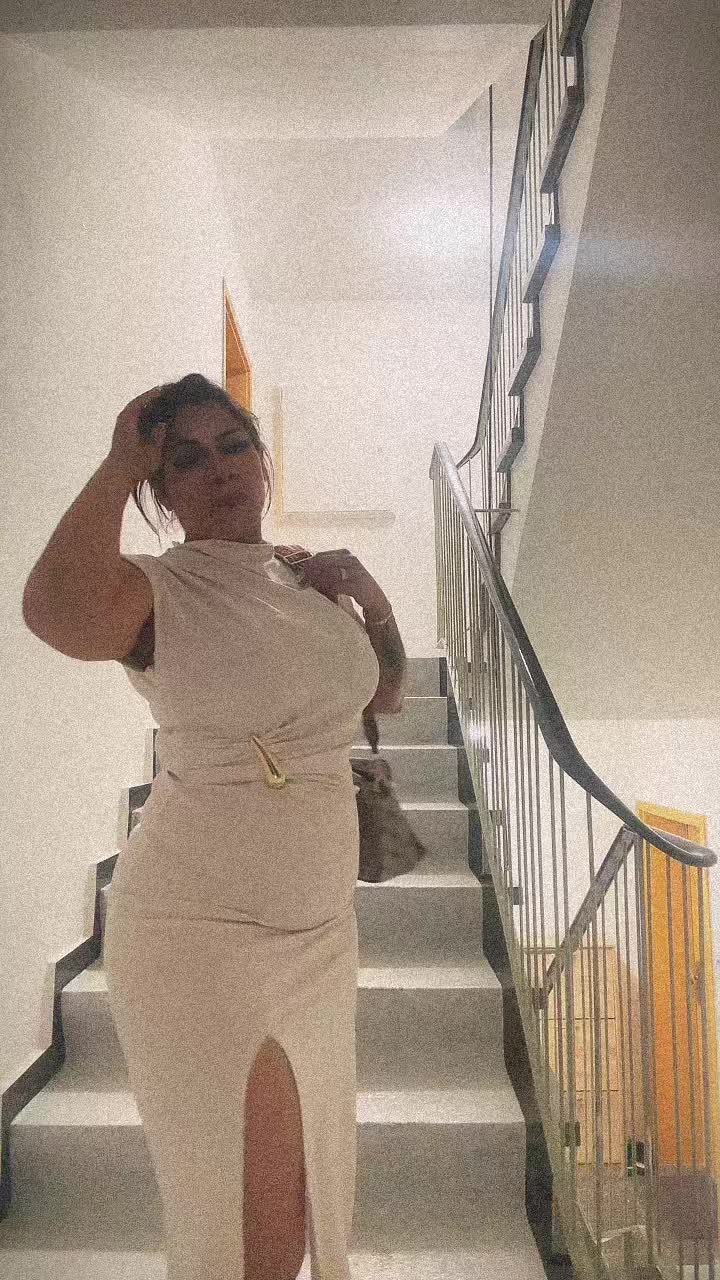 @Queen 👑