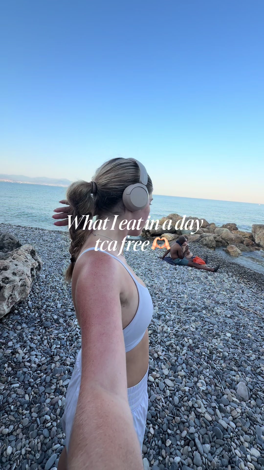 @zoebereal 🫶🏻☀️🥂🌊