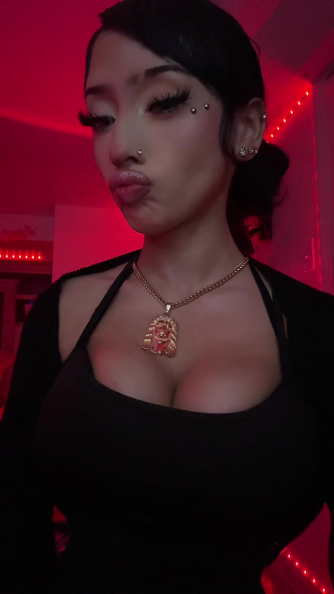 @Wakaflakashortypur