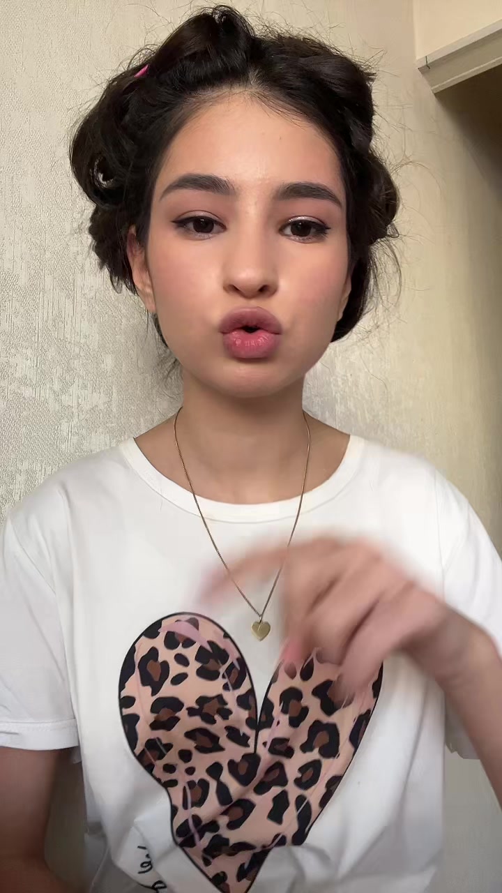 @khhh