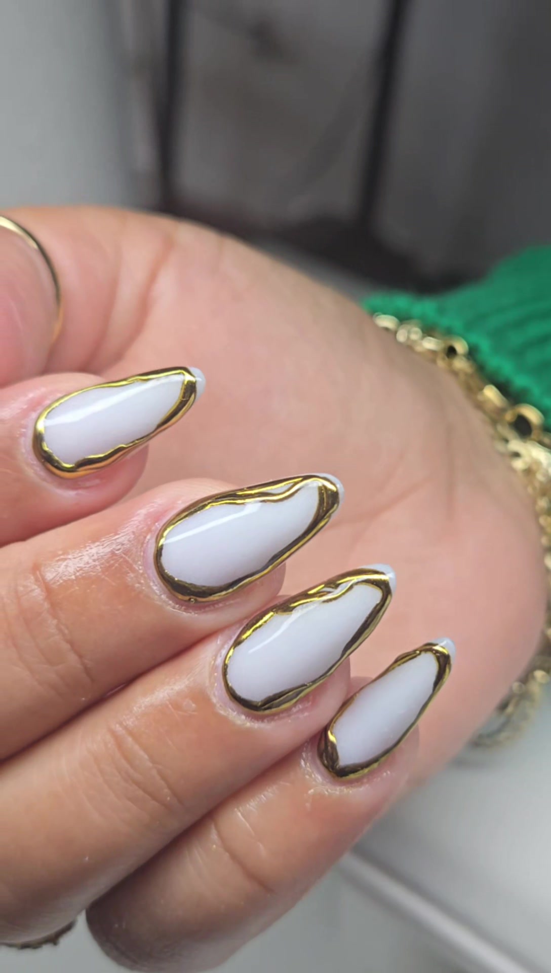 @ReinaNails