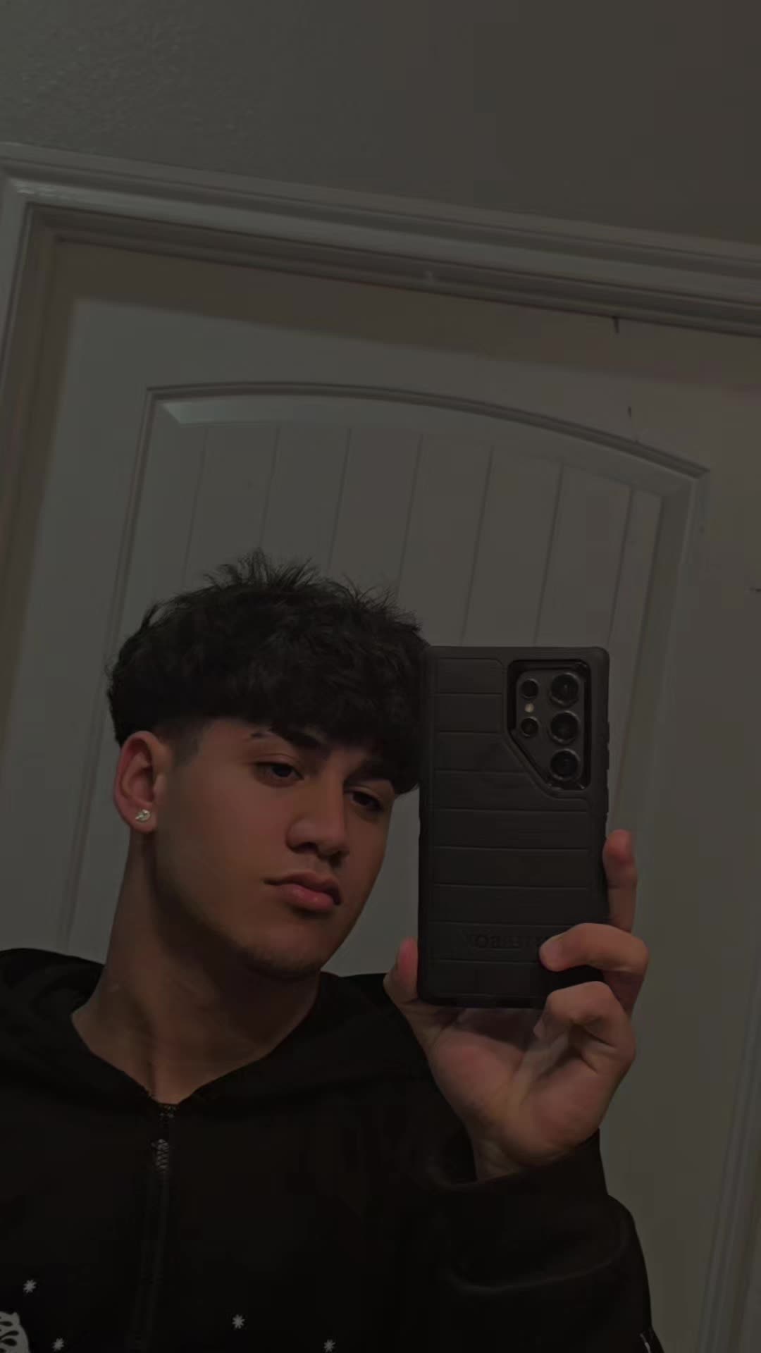 @𝑅𝑜𝑛𝑦𝑥__🎤⚡️